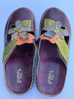 Via Veneto Comfort Slides Butterfly Floral Size 9 Slip On